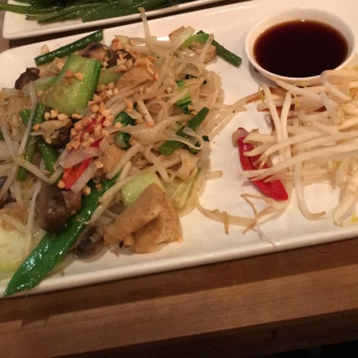 photo of Pho Wok-fried Noodles:  phở xào Tofu & Mushroom shared by @robynellen on  05 Aug 2020 - review
