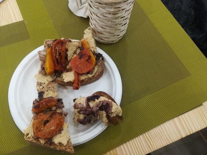 review photo of Basilico Food Castiglione Crostini Hummus Con Verdura Grigliata shared by @babaluka on 13 Dec 2019 - review