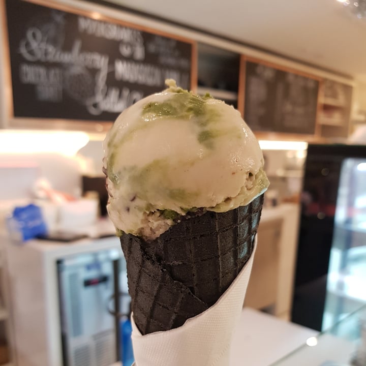 photo of Kind Kones Paragon Mint Choc Chip shared by @shanna on  18 Dec 2022 - review