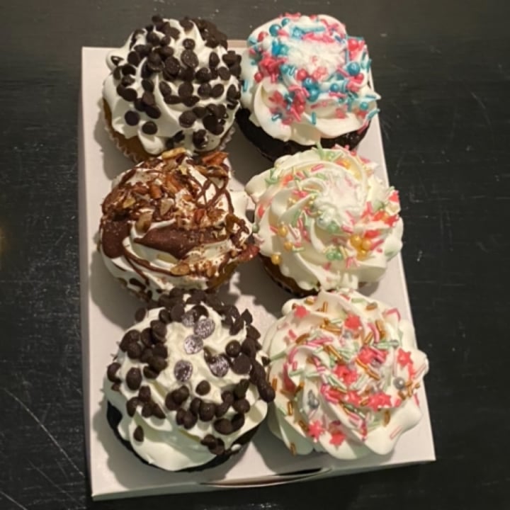 photo of YvittaCakes Cupcakes shared by @katysaneme on  18 Jan 2022 - review