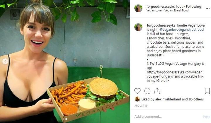 photo of Veganlove street food Vegan Burger shared by @forgoodnessseyks on  11 Oct 2019 - review