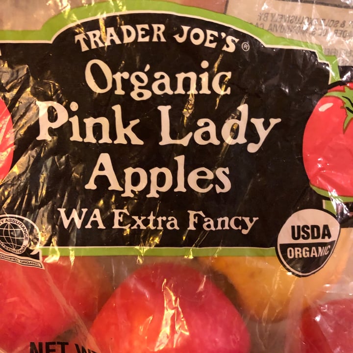 photo of Trader Joe's Organic pink lady apples shared by @allycat38 on  08 Oct 2021 - review