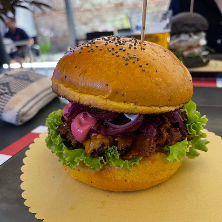 review photo of Old England Pub - Pub Birreria Padova Pulled pork vegan shared by @naki on 18 Jul 2022 - review