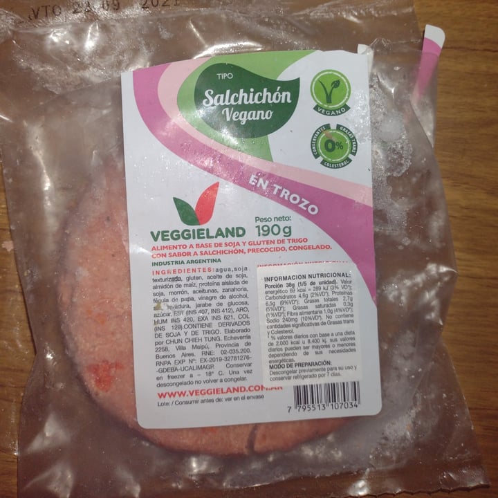 photo of Veggieland Salchichon primavera shared by @sofia8 on  04 Dec 2021 - review