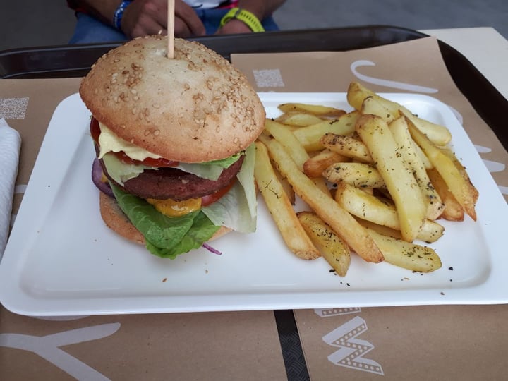 review photo of Healthy be good Beyond Burger shared by @mapygc on 12 Mar 2020 - review