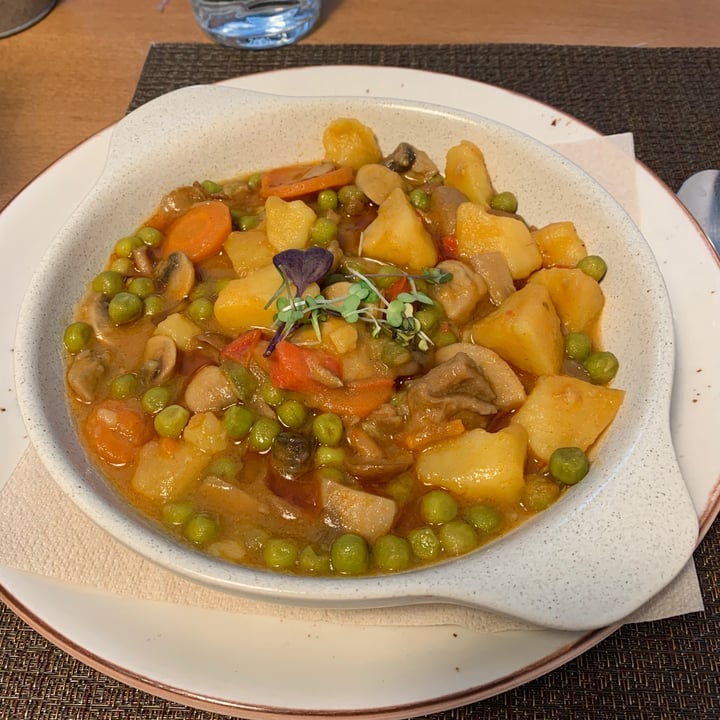 photo of Beagle Restaurant Estofado shared by @jviv98 on  21 Aug 2021 - review