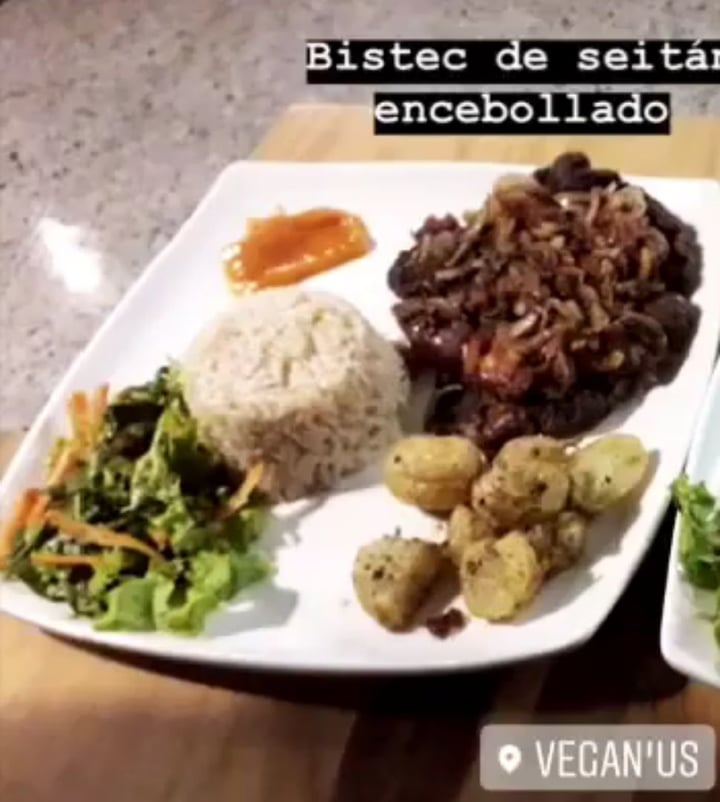 photo of Vegan'us Bisteck de seitán encebollado shared by @esmeralda on  25 Aug 2019 - review