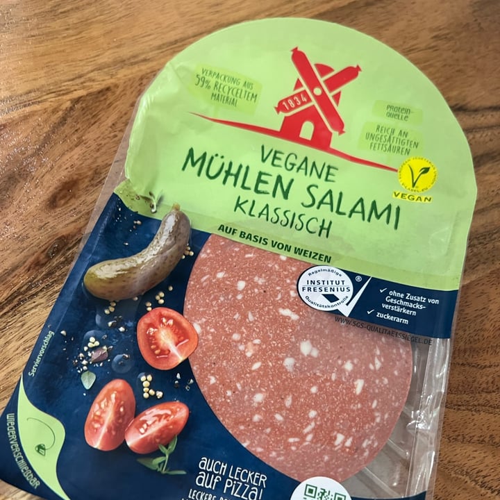 photo of Rügenwalder Mühle Vegane Mühlen Salami shared by @joushappyplace on  17 Oct 2022 - review