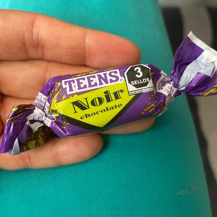 photo of Teens Chocolates Teens Noir shared by @veganads on  19 Apr 2022 - review