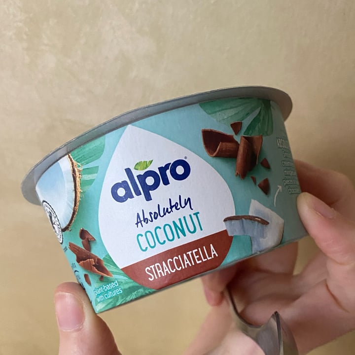 photo of Alpro Absolutely Coconut Stracciatella shared by @sinfobie on  09 May 2022 - review