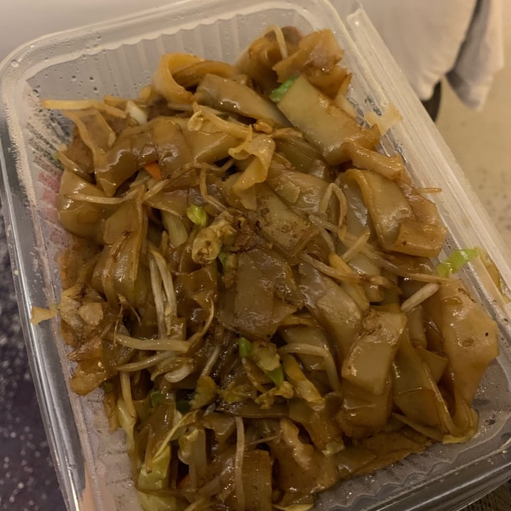 review photo of Gaia Veggie Shop Stir Fried Noodles With Beef shared by @eggryne on 30 Jan 2022 - review