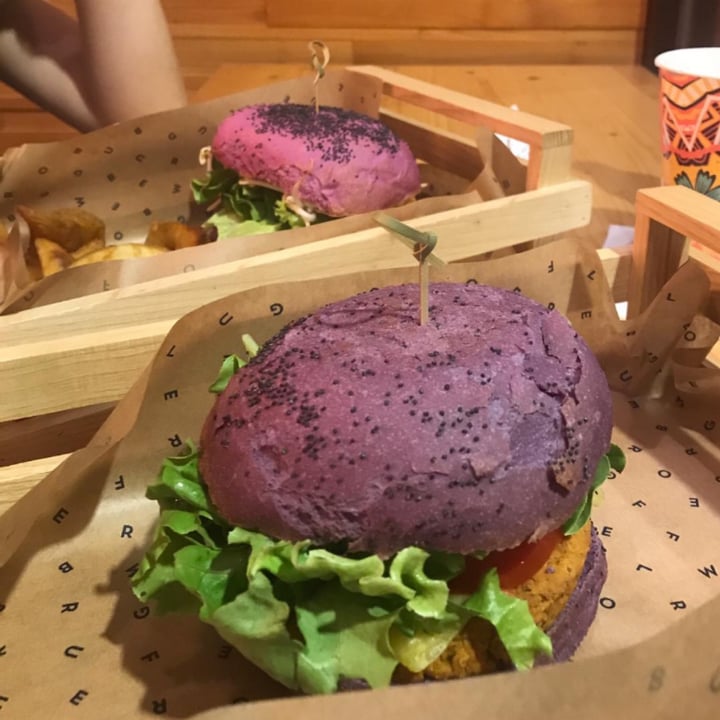 photo of Flower Burger Cheesy Cecio shared by @chiarars on  02 Dec 2021 - review