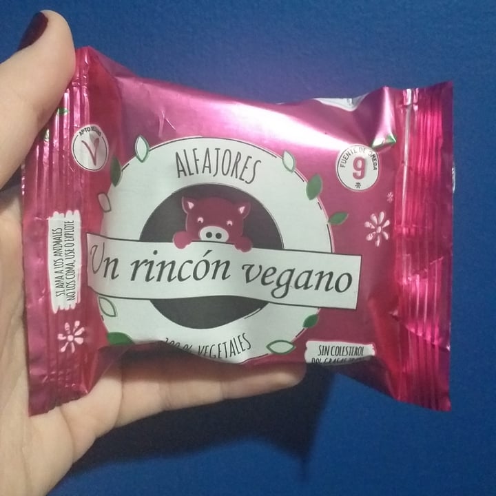 review photo of Un Rincón Vegano Alfajor de Membrillo shared by @premonition on 20 May 2021 - review