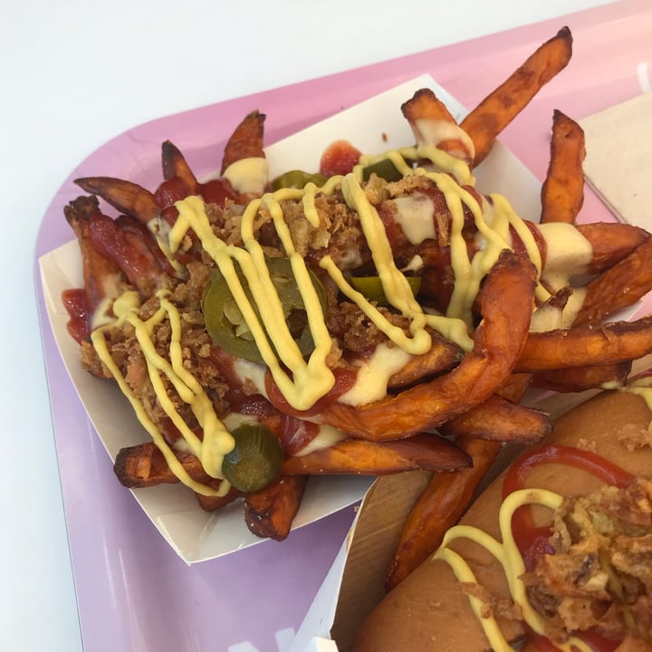 photo of Naked Vegan Burger Frites Patates Douces Nasty shared by @mallory17 on  19 Nov 2022 - review