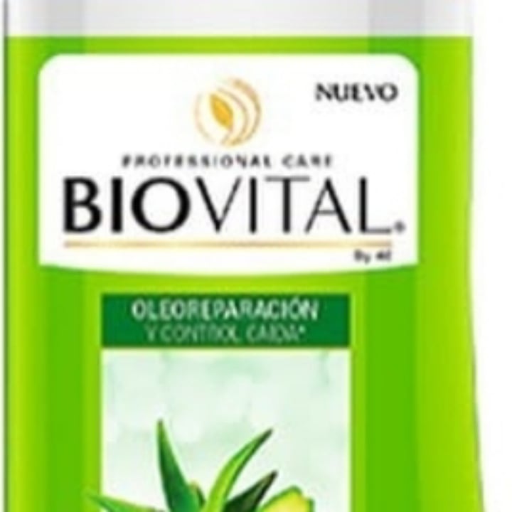 photo of Biovital Shampoo con Aceite de Aguacate & Aloe Vera shared by @yessimayorga1 on  21 Jun 2022 - review