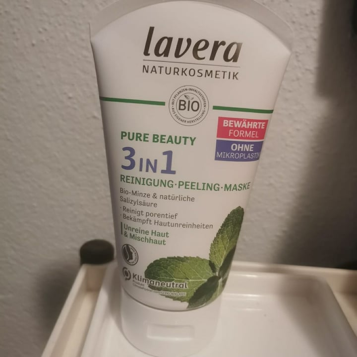 photo of Lavera Naturkosmetik 3 in 1 Cleanser-Peeling-Mask shared by @ktmoliveira on  10 May 2022 - review