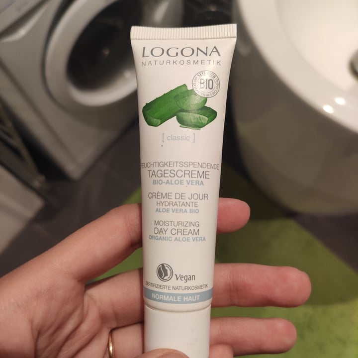 review photo of Logona Natural Cosmetics Crème de jour hydratante shared by @marinamarinab on 01 Apr 2022 - review