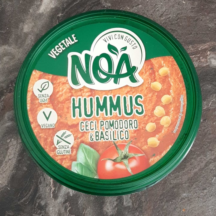 photo of Noa Hummus ceci pomodoro basilico shared by @miveg on  30 May 2022 - review