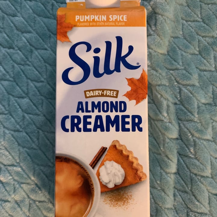 photo of Silk Pumpkin Spice Almond Creamer shared by @onehungryvegan on  07 Jan 2021 - review