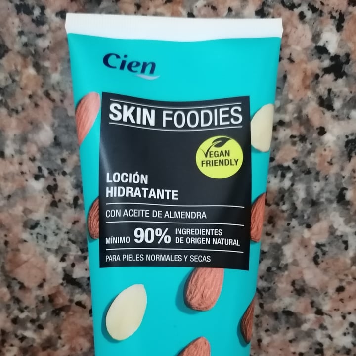 photo of Cien Skin Foodies Loción hidratante shared by @cometdibiasky on  07 May 2022 - review