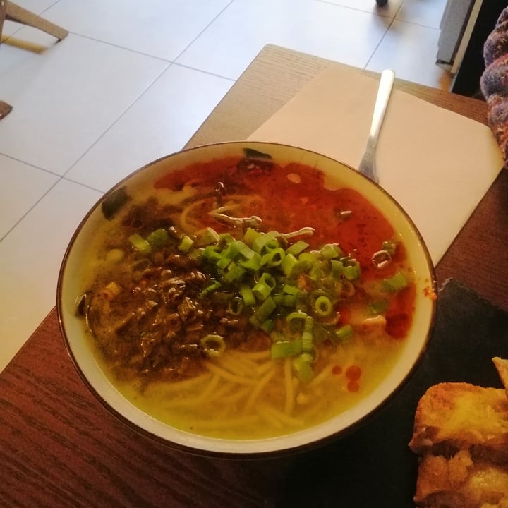 photo of Su Guan - Chinese Veg Spaghetti In Brodo Con Fagioli Sottoaceto E Seitan shared by @magator18 on  06 Feb 2022 - review