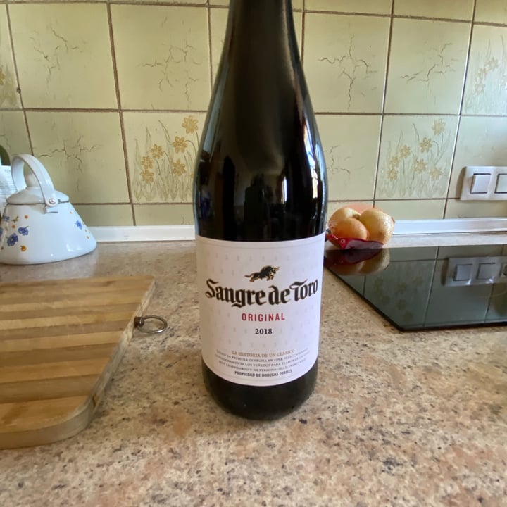 review photo of Bodegas Torres Sangre De Toro shared by @adrianaduartemotta on 06 Oct 2020 - review