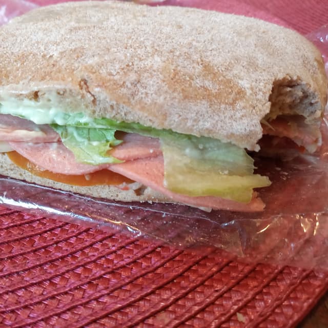 Photo of the dish “sandwich de jamón y queso”