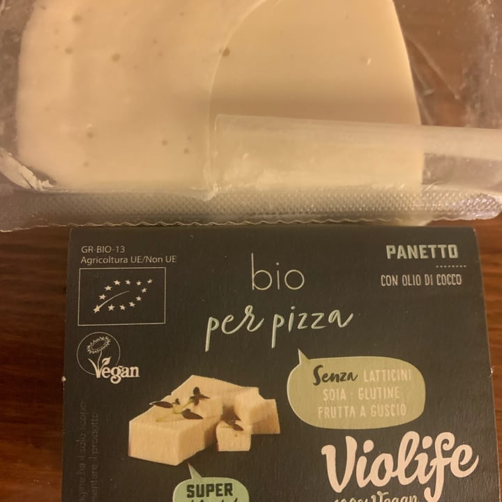 photo of Violife Bio per pizza shared by @alessiamotta on  02 Apr 2022 - review