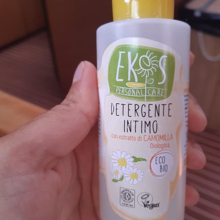photo of Ekos personal care Detergente intimo con estratto di camomilla biologica shared by @nicolezordan on  08 Jul 2022 - review