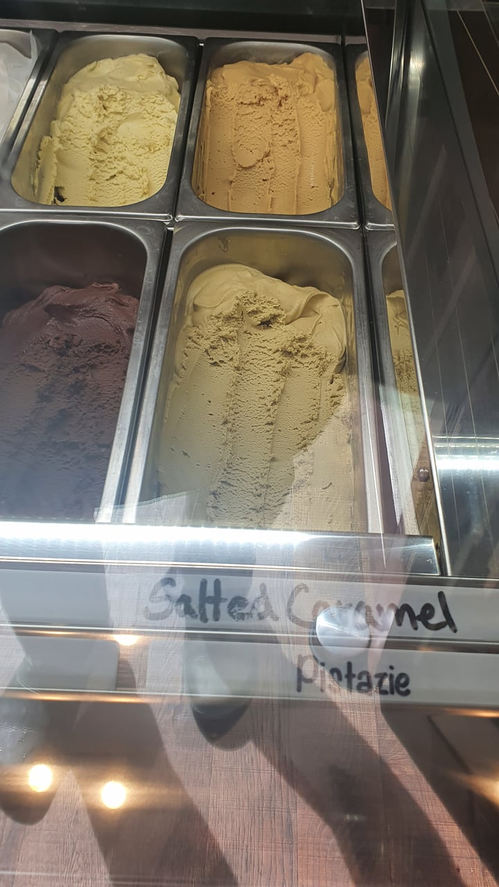 photo of Green Scoop Vegan Pistazien Eis shared by @biggun on  20 May 2022 - review