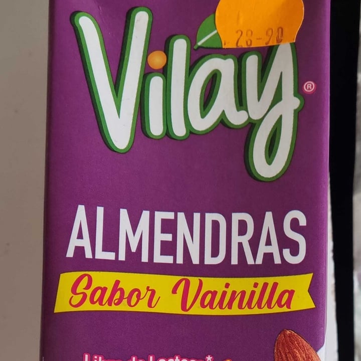 photo of Vilay Leche de Almendras sabor Vainilla shared by @danna1233991982 on  07 Apr 2022 - review