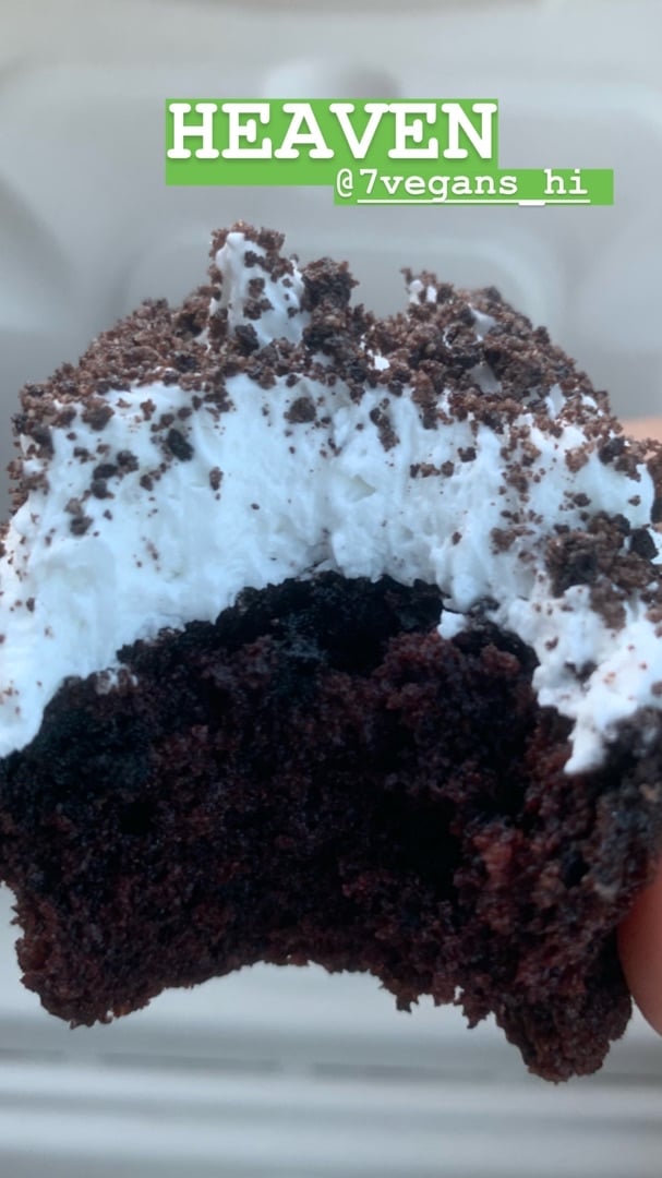 photo of 7Vegans_HI Cookies & Cream Cupcakes shared by @kuuipo on  22 Jan 2020 - review