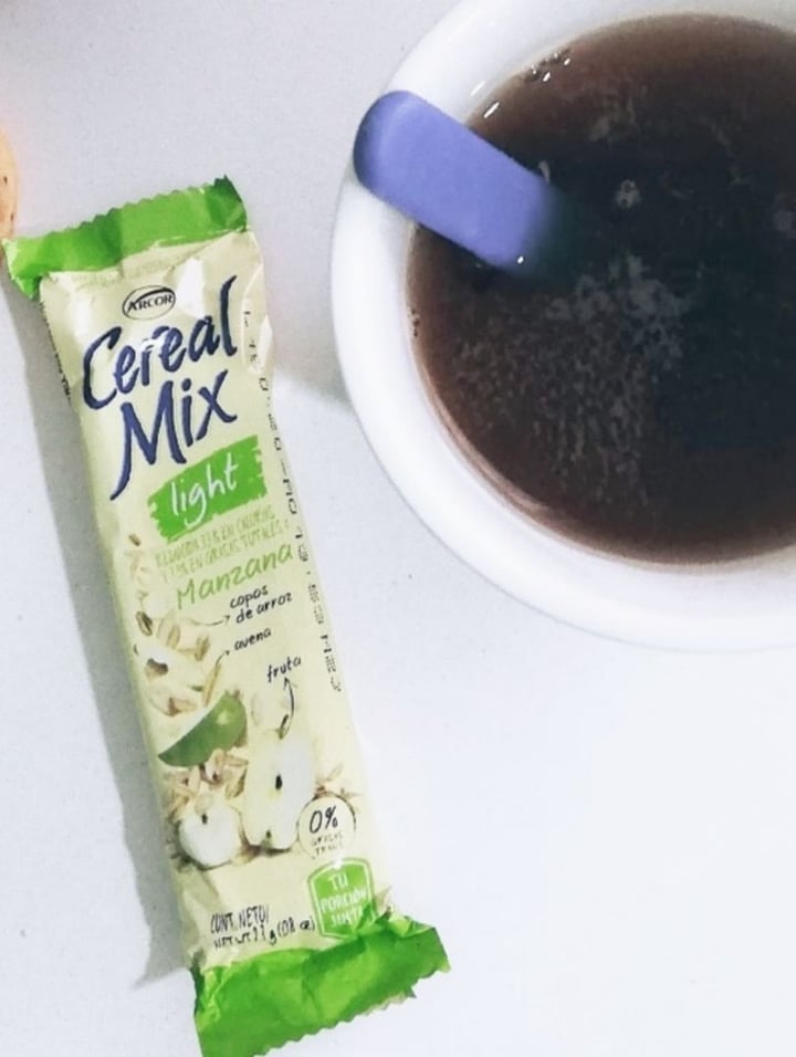 photo of Cereal mix Barra rellena sabor manzana shared by @carlaromano on  04 Feb 2020 - review