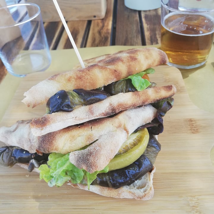 photo of La Dolce vita Focaccia Vegana shared by @smartibambi on  01 Jun 2022 - review