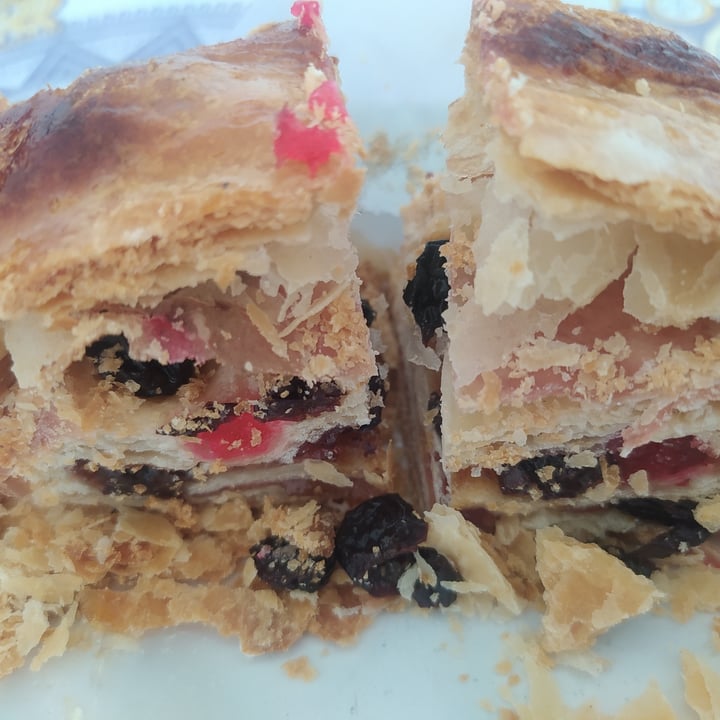 photo of La Platense Strudel shared by @camilaschelotto on  27 Aug 2022 - review