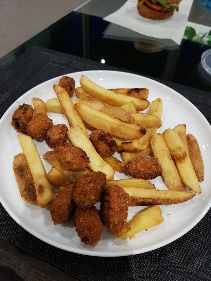 review photo of Lord of the Fries - Sourthern Cross Station Nuggets Munch Box shared by @sylchew on 04 Dec 2019 - review