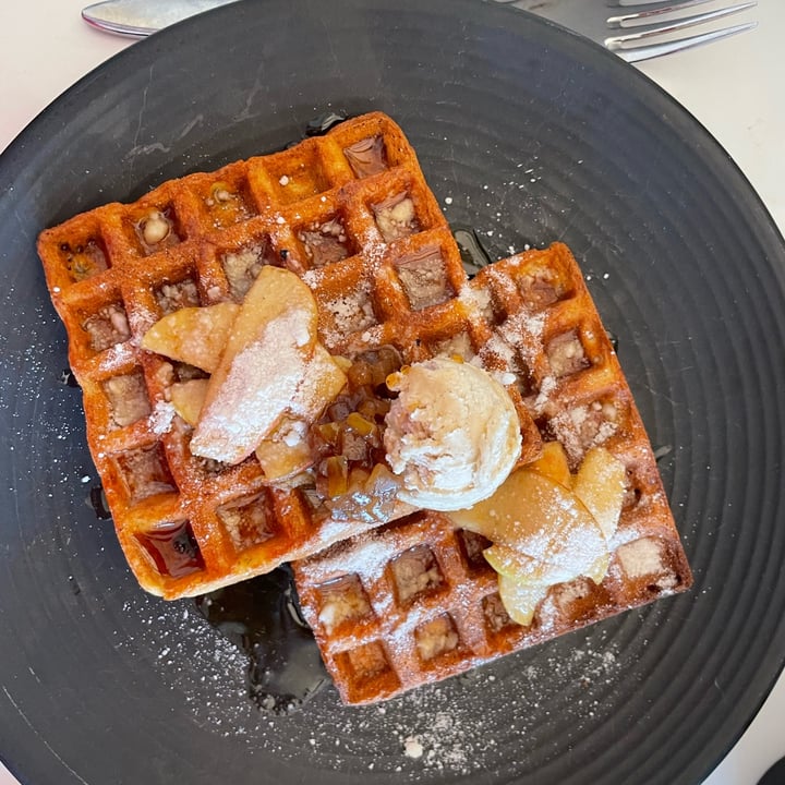 photo of LIORA Hazelnut Waffle shared by @monchiara on  14 Dec 2021 - review