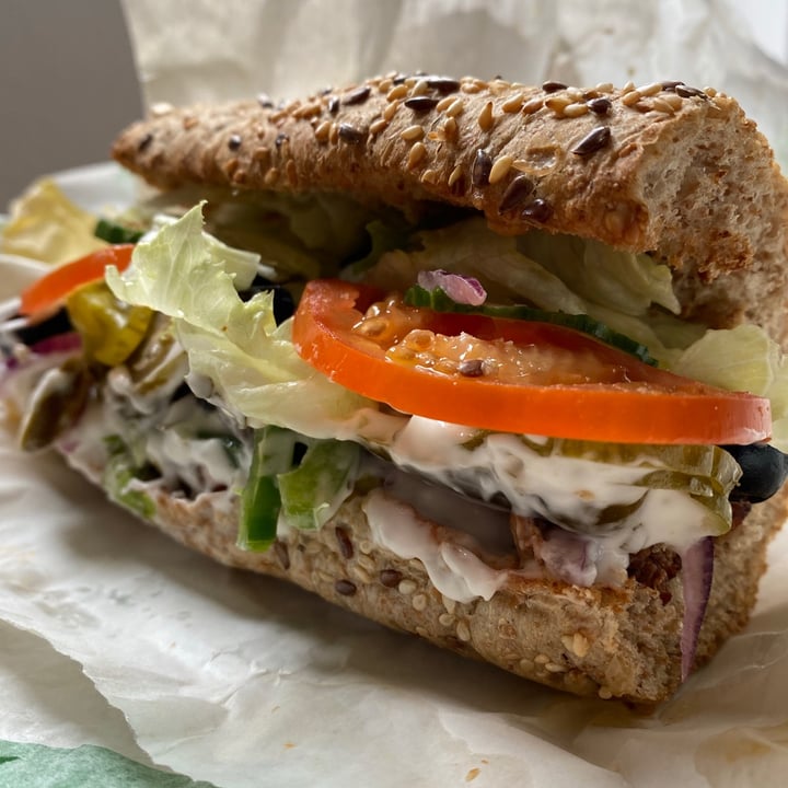 review photo of Subway Vegan Patty Sandwich shared by @madamecelindra on 08 May 2021 - review