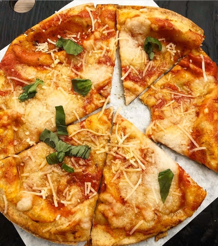 photo of Virtuous Pie Margarita pizza shared by @sarfar91 on  12 Oct 2019 - review