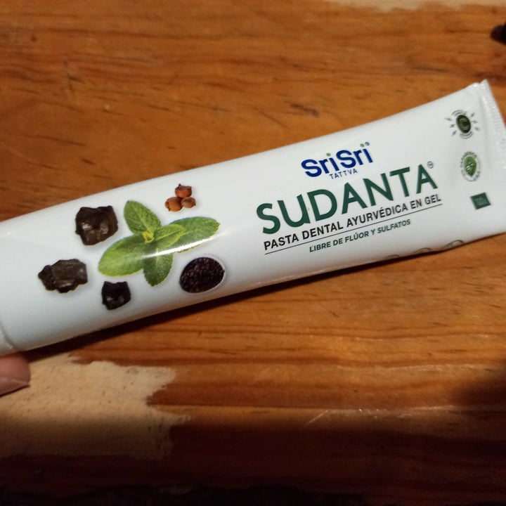 photo of SriSri Tattva Pasta Dental Ayurvédica Sudanta en Gel shared by @lulitalaveganita on  08 Jul 2021 - review