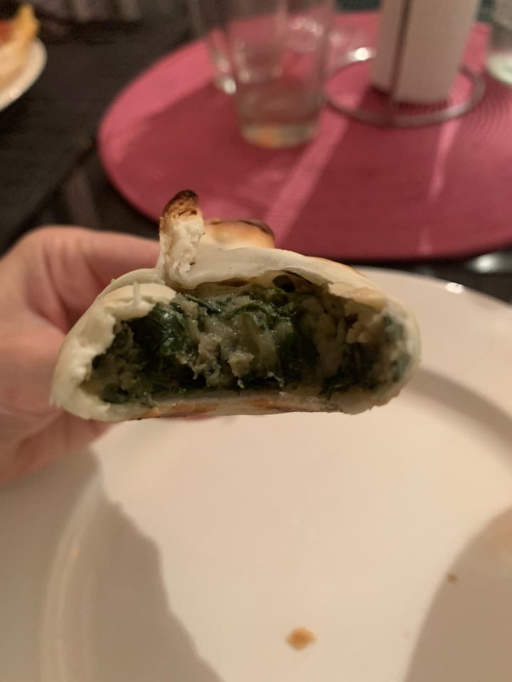 photo of Flipper Pizza Empanada Capresse shared by @canica on  22 Mar 2020 - review