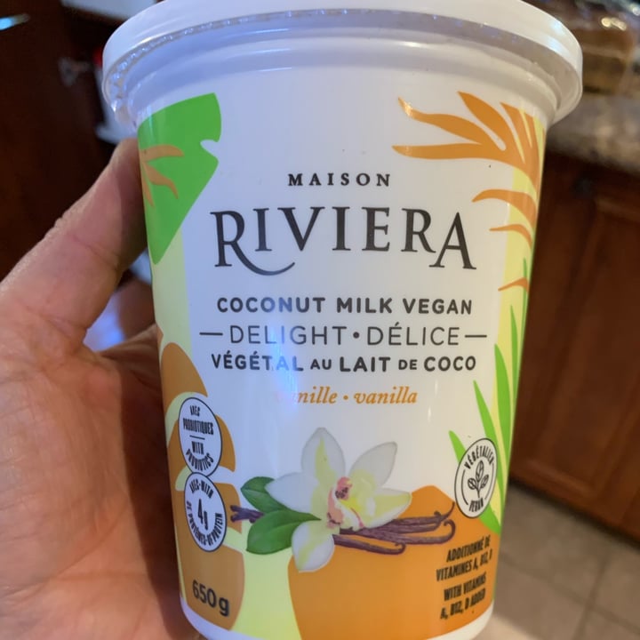 photo of Maison Riviera Coconut Based Yogurt Alternative Vanilla shared by @isafaciano on  06 Nov 2021 - review