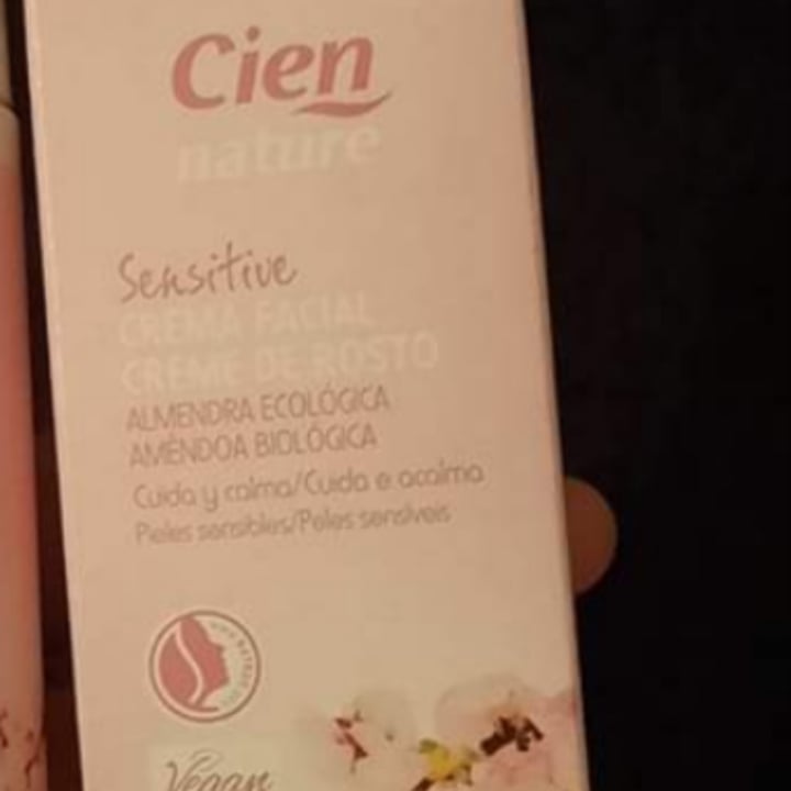 photo of Cien Crema Facial Almendra Ecológica shared by @olgaleiva on  19 Feb 2021 - review