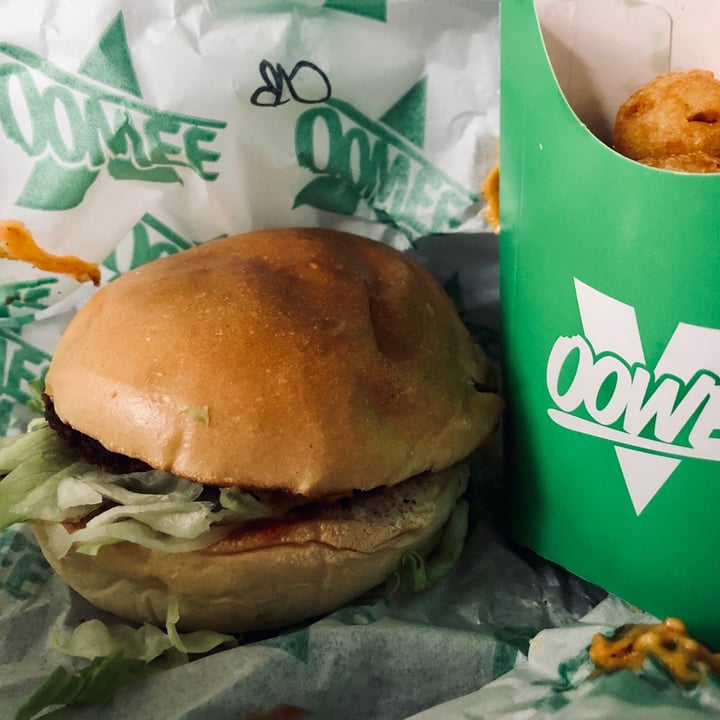 review photo of Oowee Vegan Classic Cheeseburger shared by @umshay on 29 Oct 2020 - review