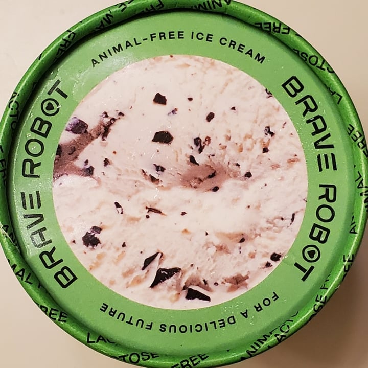 photo of Brave Robot Brave Robot Hazelnut Chocolate Chunk Animal-Free Dairy shared by @brtjohns on  08 Sep 2021 - review