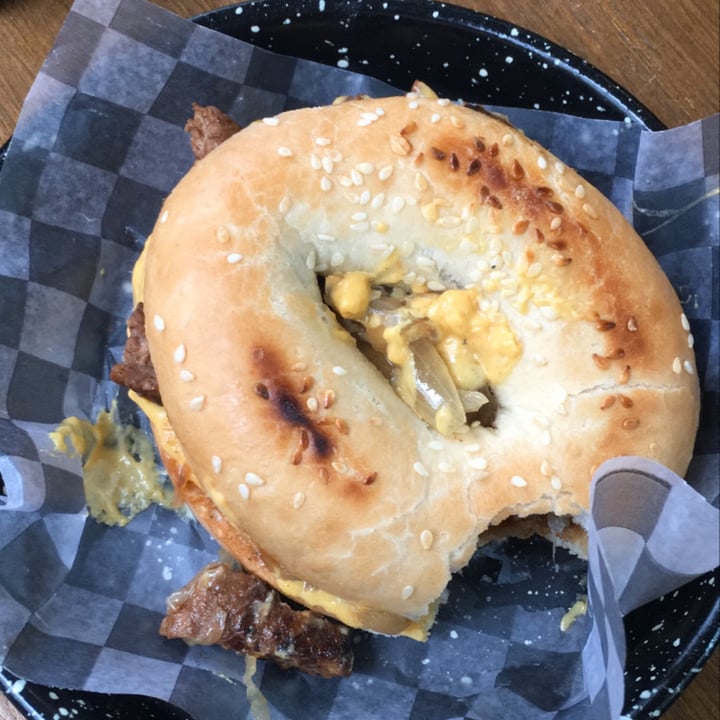 photo of Mönt take away Bagel vegan de 'no carne' shared by @micaelardn14 on  10 Sep 2021 - review