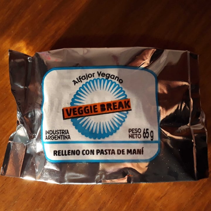 review photo of Veggie Break Alfajor Vegano Relleno de Pasta de Mani shared by @aylu1 on 04 May 2021 - review