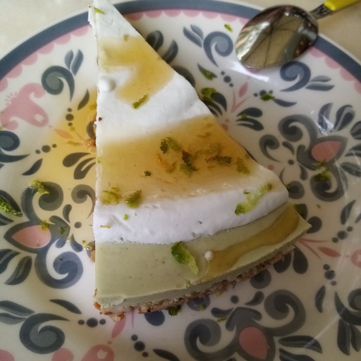 photo of A Vocados Tuset Tarta Vegana De Aguacate shared by @veggisa on  07 Jun 2021 - review