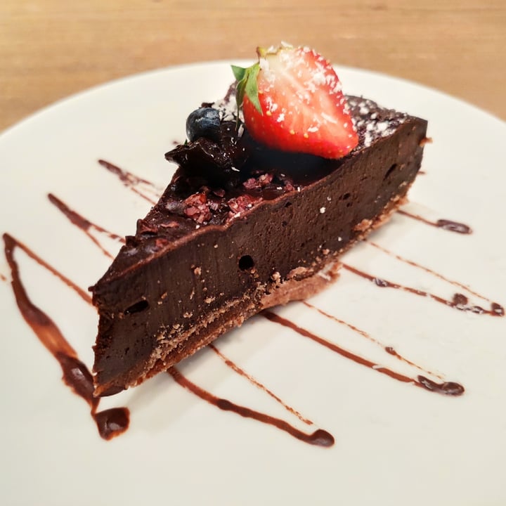 review photo of MyRaw Café Raw Vegan Chocolate Cake shared by @spiderwebs on 05 Jul 2020 - review