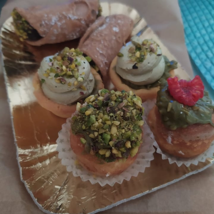 review photo of Efrem - Caffetteria, Pasticceria, Cucina Pasticcini misti shared by @andamcdogs on 29 Nov 2021 - review